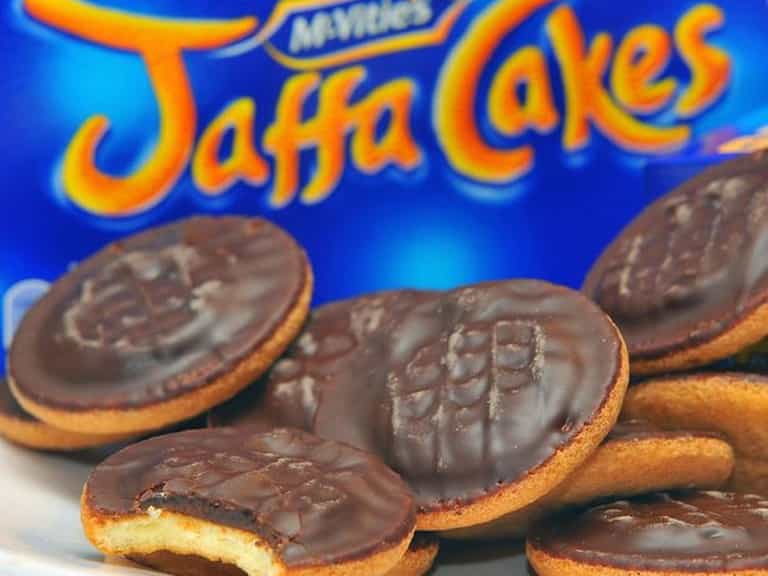 Trying classic British snacks for the first time Trying classic British snacks for the first time