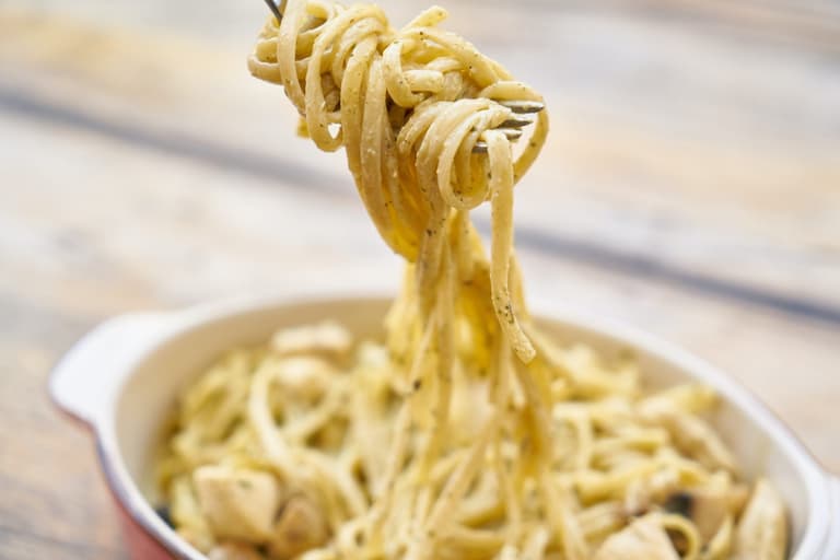 How to cook a real authentic Italian spaghetti Carbonara How to cook a real authentic Italian spaghetti Carbonara