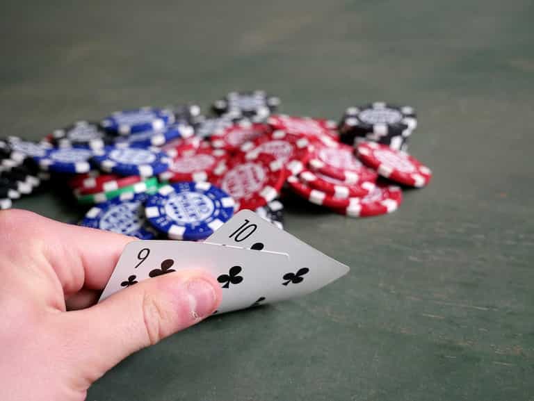 How not to suck at poker How not to suck at poker