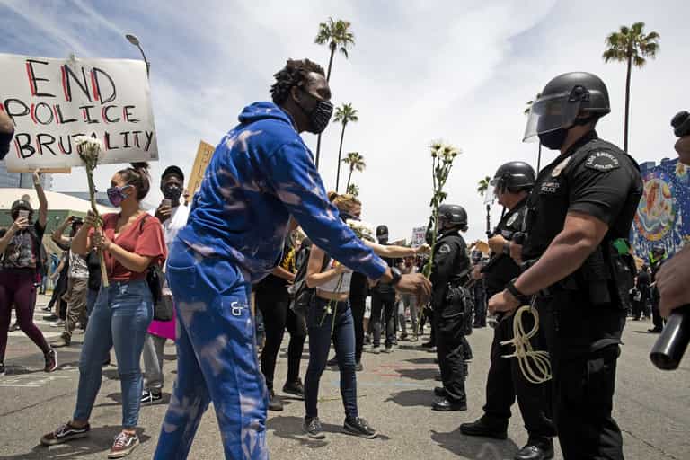 American policeman speaks out against aggressive cops American policeman speaks out against aggressive cops