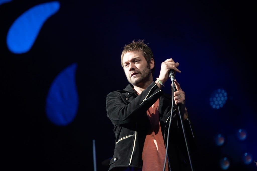 Kasabian lead singer Tom Meighan steps down over “personal issues”