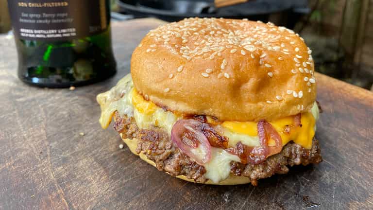 How to make the ultimate BBQ cheeseburger How to make the ultimate BBQ cheeseburger