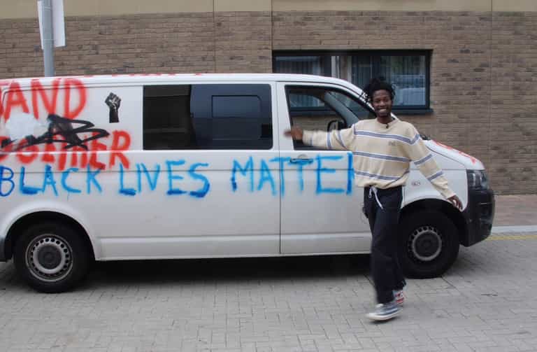 A man and his van are helping feed the homeless A man and his van are helping feed the homeless