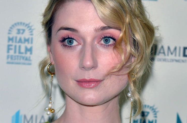 Elizabeth Debicki cast as Princess Diana in The Crown Elizabeth Debicki cast as Princess Diana in The Crown