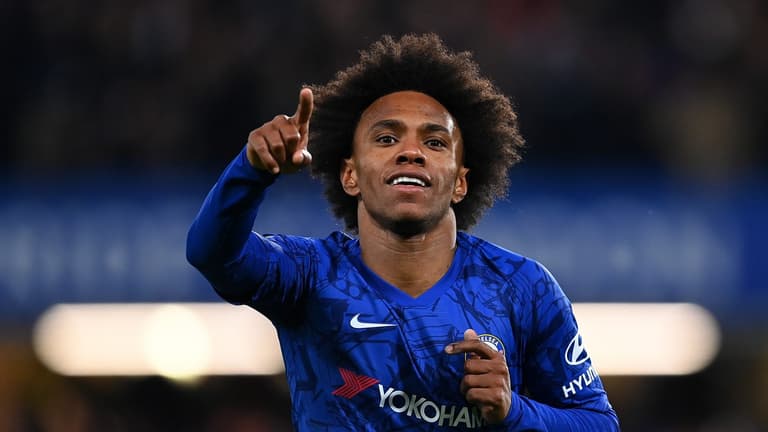Arsenal offer Willian three-year contract with staggering signing on fee Arsenal offer Willian three-year contract with staggering signing on fee