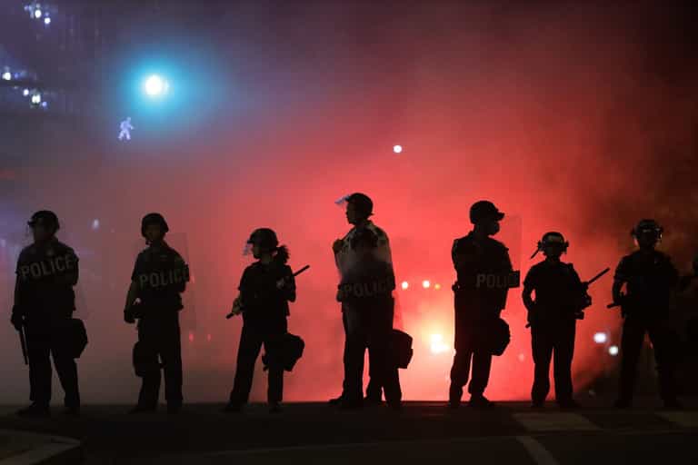 Mass protests in US after police shoot black man Mass protests in US after police shoot black man
