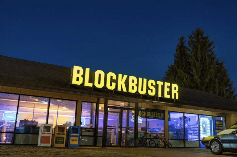 You can now stay in an old Blockbuster Video on Airbnb You can now stay in an old Blockbuster Video on Airbnb