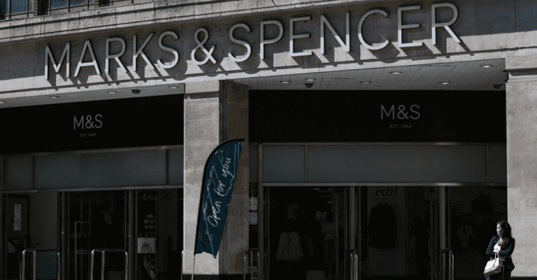 Marks & Spencer set to cut 7,000 jobs across the UK Marks & Spencer set to cut 7,000 jobs across the UK