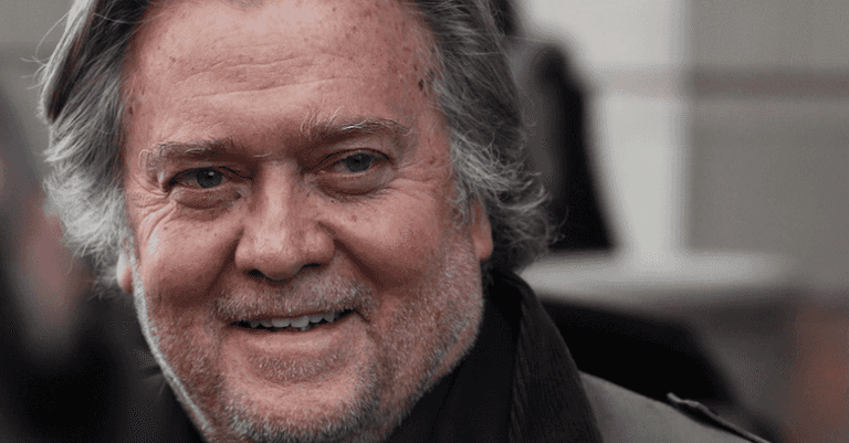 Trump’s former chief strategist Steve Bannon charged with fraud over Mexico wall bid Trump’s former chief strategist Steve Bannon charged with fraud over Mexico wall bid