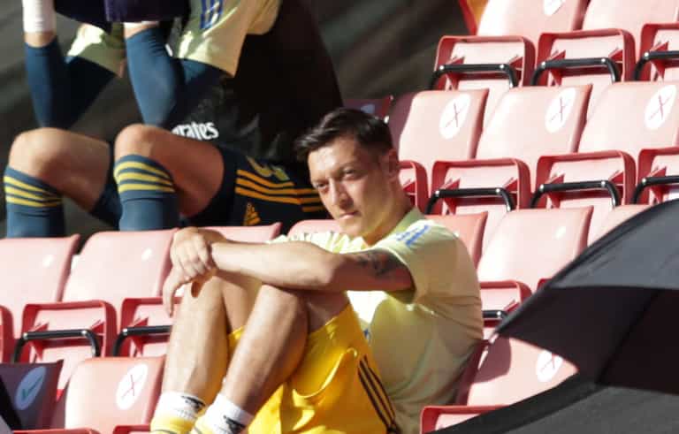 Mikel Arteta explains why it’s “very difficult” for Mesut Ozil to get back into team Mikel Arteta explains why it’s “very difficult” for Mesut Ozil to get back into team