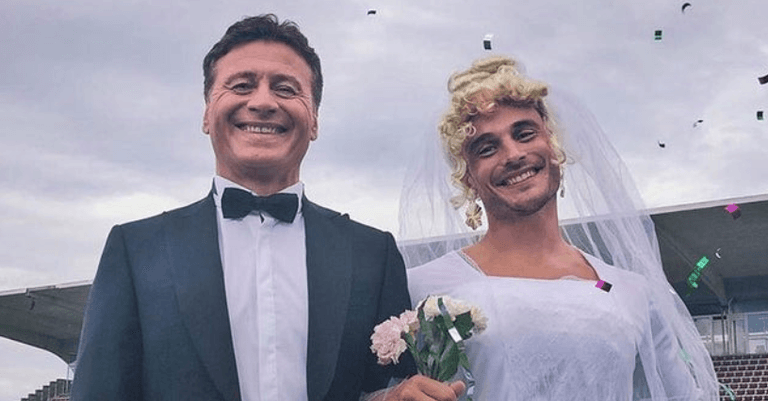 Rugby star dresses up as president’s wife to announce new contract Rugby star dresses up as president’s wife to announce new contract