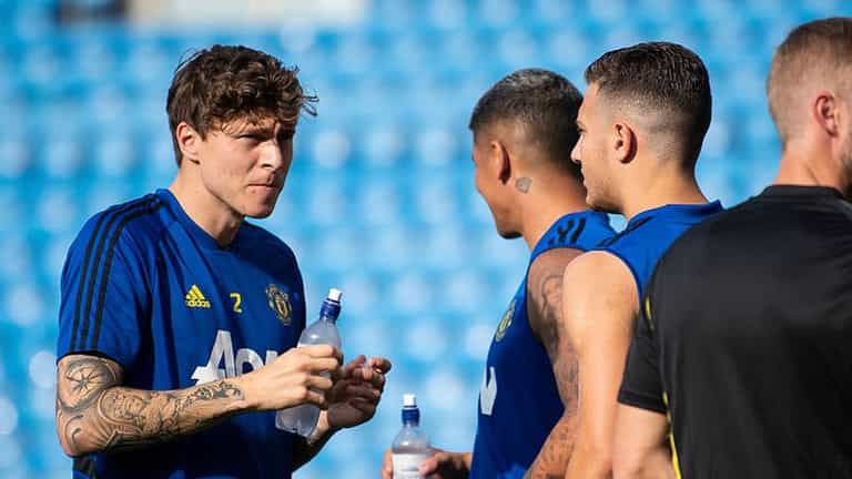 Manchester United duo expected to leave club following training revelation Manchester United duo expected to leave club following training revelation