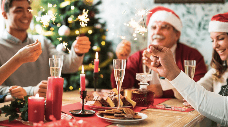 Police will enter homes to break up Christmas dinners if families break rules Police will enter homes to break up Christmas dinners if families break rules