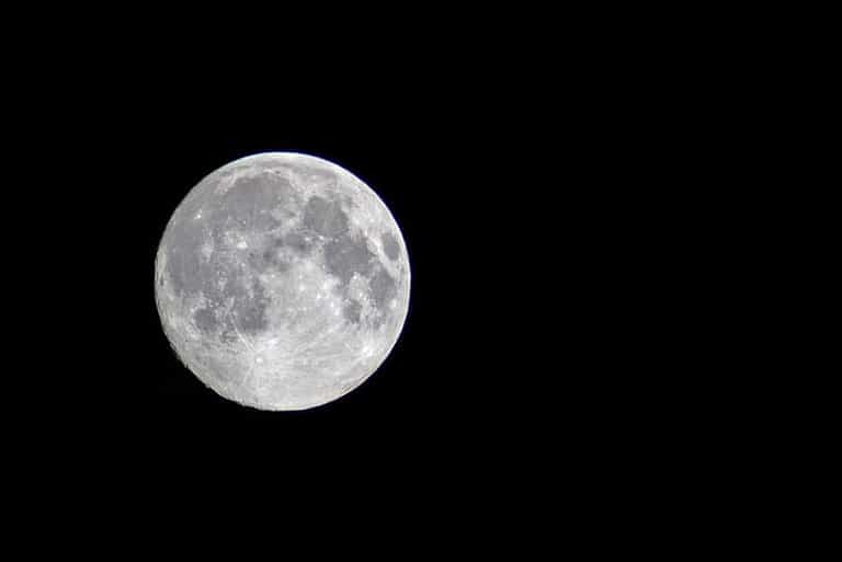 NASA confirms the presence of water on the moon NASA confirms the presence of water on the moon