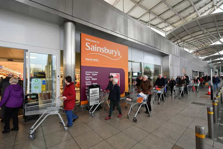 Sainsbury’s to cut 3,500 jobs and shut 420 Argos stores Sainsbury’s to cut 3,500 jobs and shut 420 Argos stores
