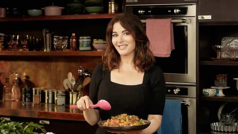 Nigella Lawson’s banana skin curry leaves viewers very confused Nigella Lawson’s banana skin curry leaves viewers very confused