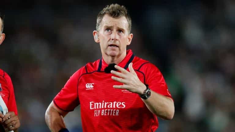 Nigel Owens opens up on the time he saved a fan’s life Nigel Owens opens up on the time he saved a fan’s life