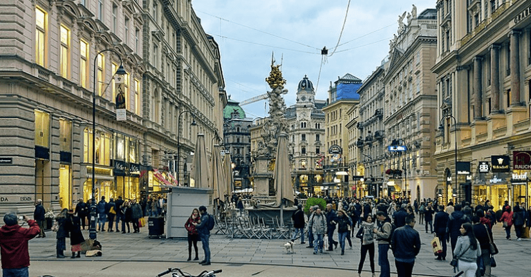 Massive police operation underway after gun attacks in Vienna Massive police operation underway after gun attacks in Vienna