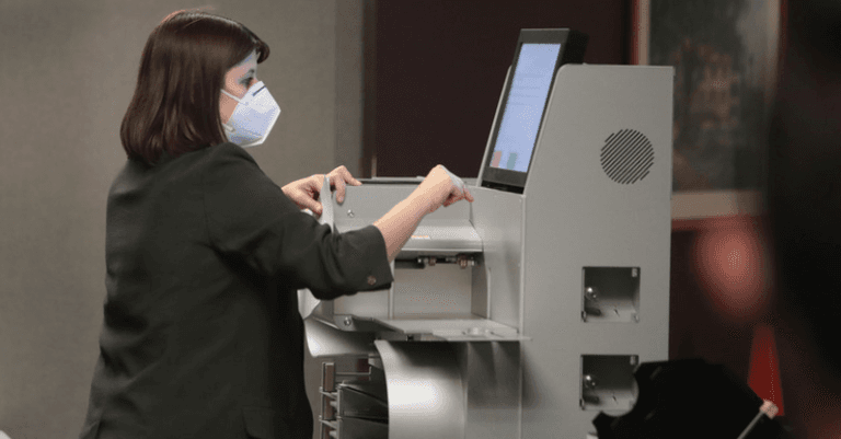 Vote counting stops in key US state as machine runs out of ink Vote counting stops in key US state as machine runs out of ink