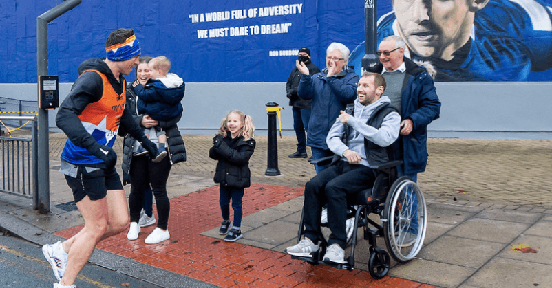 Ex-Leeds Rhinos captain Kevin Sinfield completes 7 marathons in 7 days in support of former teammate