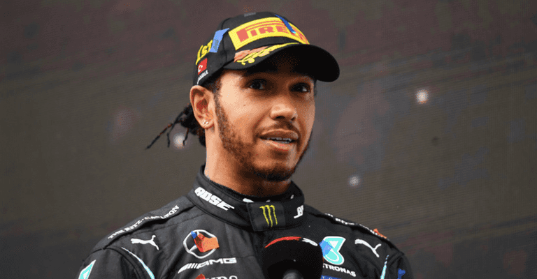 Lewis Hamilton set to receive knighthood from The Queen after seventh F1 world championship Lewis Hamilton set to receive knighthood from The Queen after seventh F1 world championship