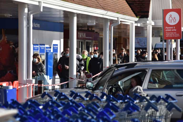 Man ejected from Tesco store for wearing ‘Covid is a con’ mask Man ejected from Tesco store for wearing ‘Covid is a con’ mask