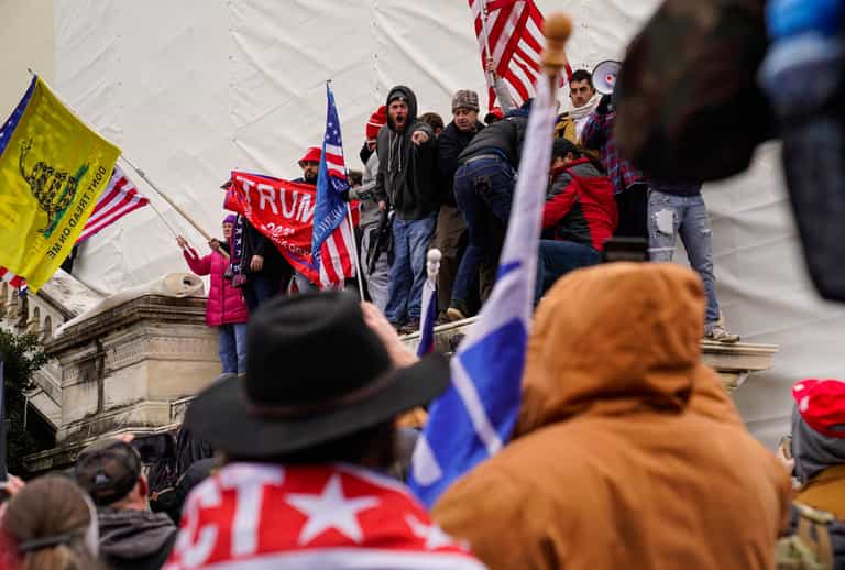 Police filmed appearing to let domestic terrorists onto US Capitol grounds Police filmed appearing to let domestic terrorists onto US Capitol grounds
