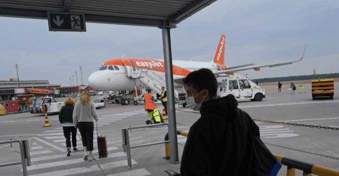 EasyJet cabin crew fast tracked to assist with Covid-19 vaccination programme EasyJet cabin crew fast tracked to assist with Covid-19 vaccination programme