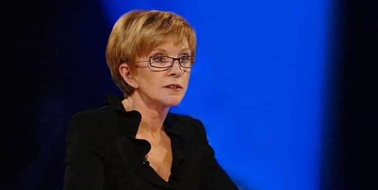 Anne Robinson announced as new Countdown host Anne Robinson announced as new Countdown host
