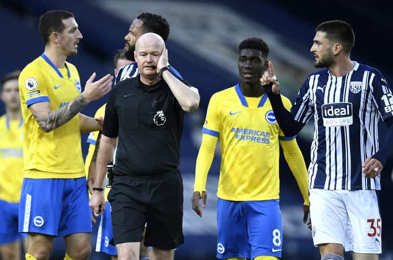 Lee Mason removed from Sheffield Utd vs Liverpool game with injury Lee Mason removed from Sheffield Utd vs Liverpool game with injury