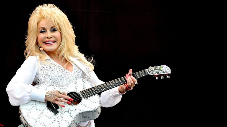 Dolly Parton graciously rejects statue in her honour Dolly Parton graciously rejects statue in her honour
