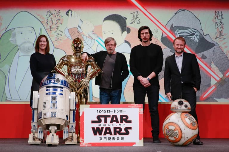 Rian Johnson’s Star Wars trilogy is still happening Rian Johnson’s Star Wars trilogy is still happening