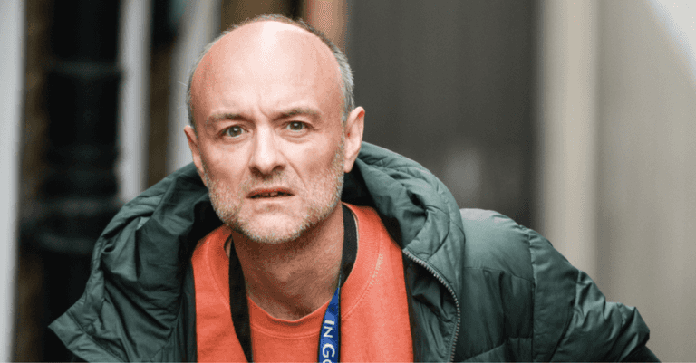 Dominic Cummings admits role in £500,000 government contract awarded to company run by friends Dominic Cummings admits role in £500,000 government contract awarded to company run by friends