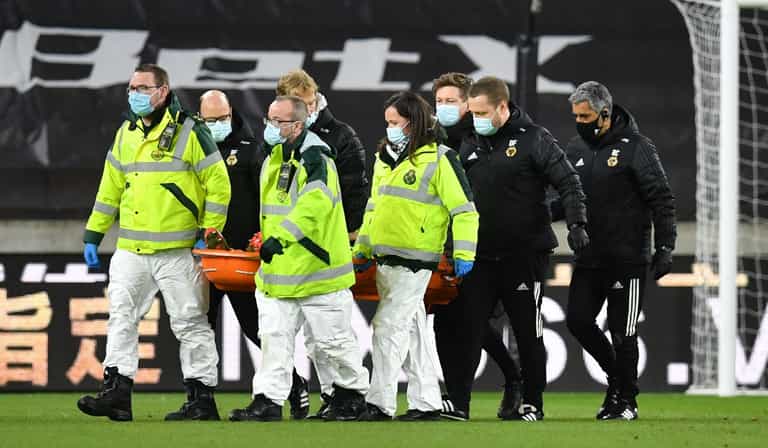 Rui Patricio stretchered off suffering head injury in collision with Conor Coady Rui Patricio stretchered off suffering head injury in collision with Conor Coady