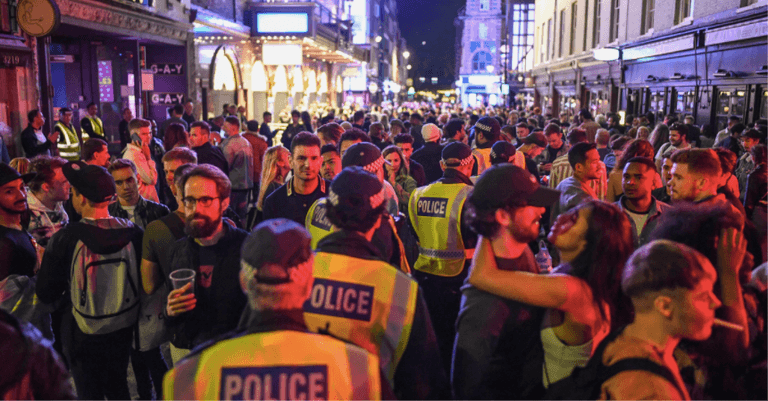 Ex-cops say plan to put undercover police in bars is ‘stupid’ Ex-cops say plan to put undercover police in bars is ‘stupid’