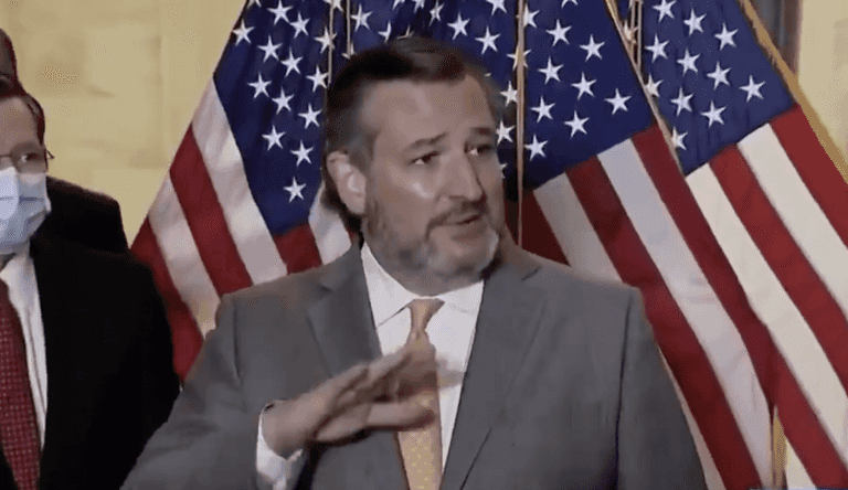 Ted Cruz refuses reporter’s request to wear a mask Ted Cruz refuses reporter’s request to wear a mask