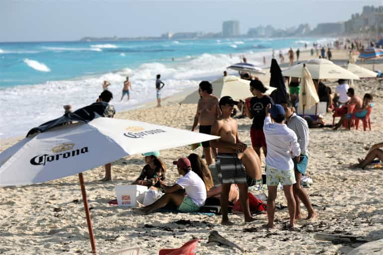 Government to introduce ‘traffic light system’ for holidays abroad Government to introduce ‘traffic light system’ for holidays abroad