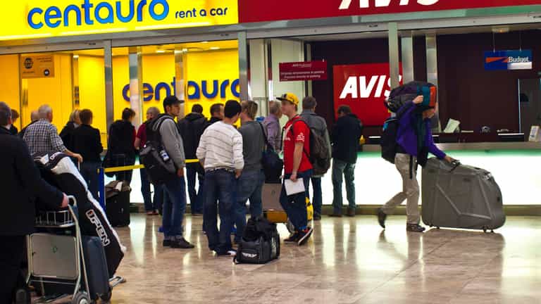 Brits refused entry to Spain and sent back to UK under new post-Brexit rules Brits refused entry to Spain and sent back to UK under new post-Brexit rules