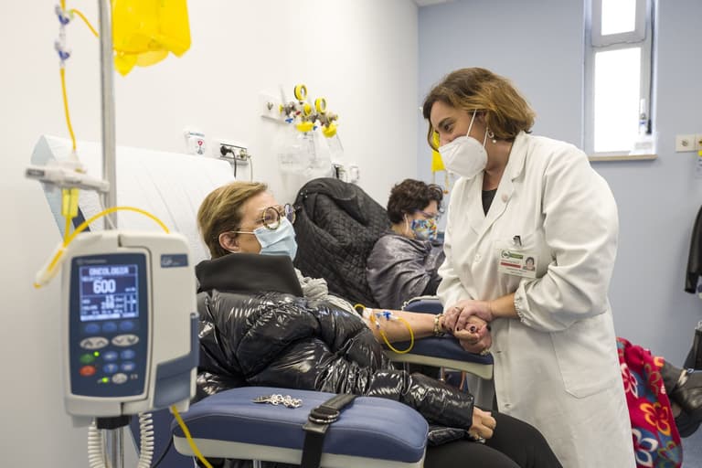 First patient jabbed with cancer vaccine in new trial First patient jabbed with cancer vaccine in new trial