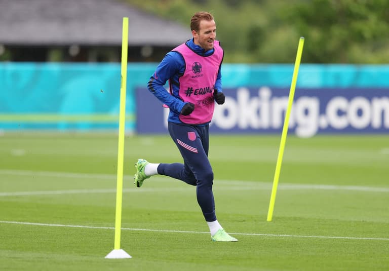 Man City make eye-watering ‘player plus cash’ offer for Harry Kane Man City make eye-watering ‘player plus cash’ offer for Harry Kane