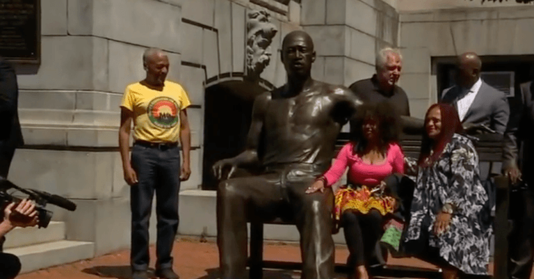 700-pound George Floyd statue unveiled in US 700-pound George Floyd statue unveiled in US