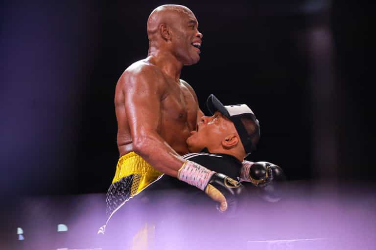 Anderson Silva wins on return to boxing Anderson Silva wins on return to boxing