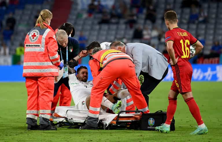 Italy squad give heartwarming send-off to injured Spinazzola Italy squad give heartwarming send-off to injured Spinazzola