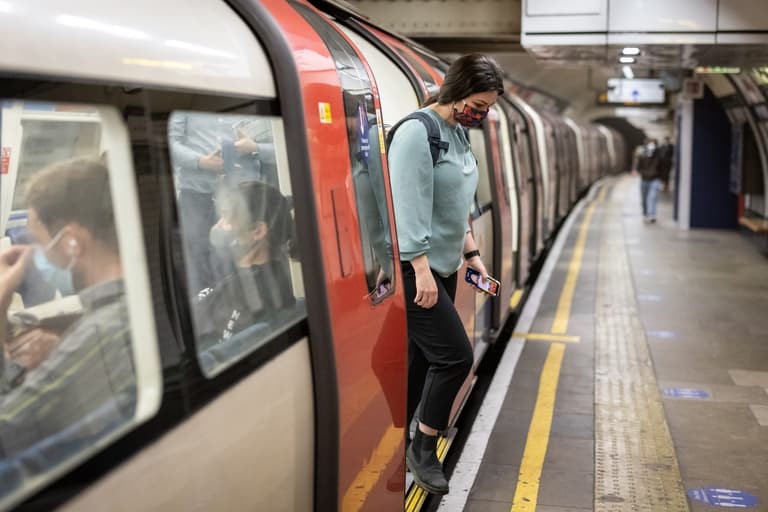 Here’s why you still have to wear a mask on London transport services Here’s why you still have to wear a mask on London transport services