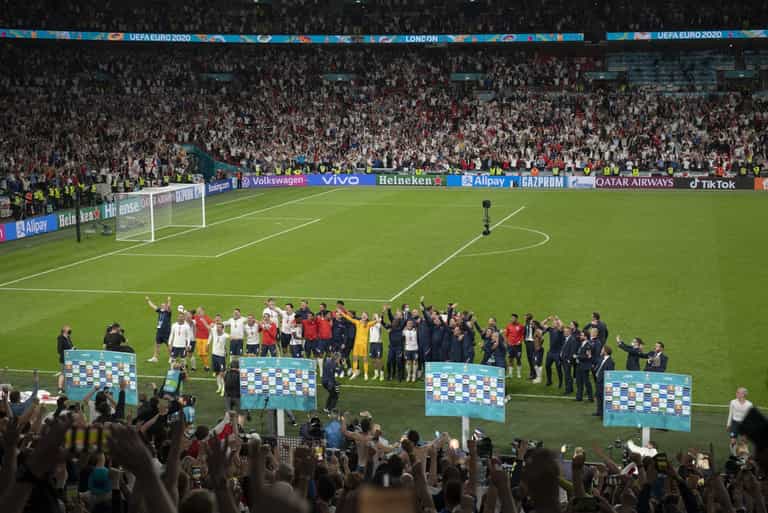 England team’s Sweet Caroline celebration is just as beautiful to watch the morning after England team’s Sweet Caroline celebration is just as beautiful to watch the morning after