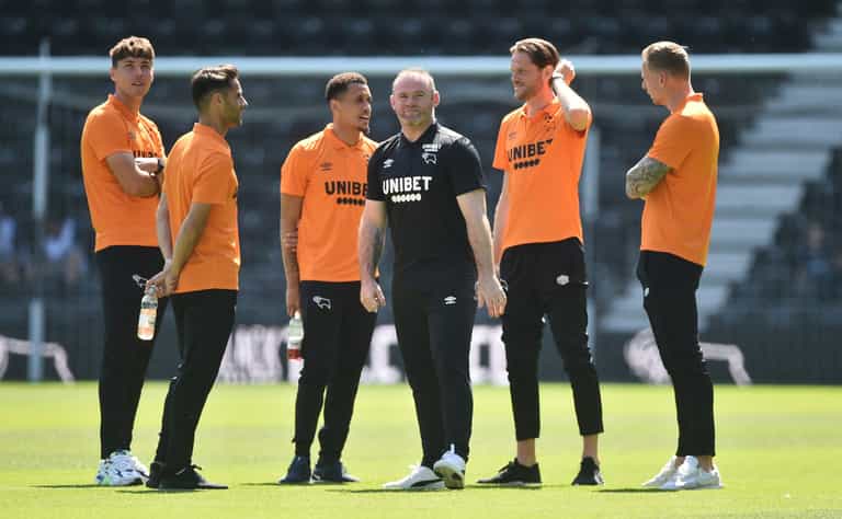 Rooney calls police after hotel pictures with semi-naked girls go viral Rooney calls police after hotel pictures with semi-naked girls go viral