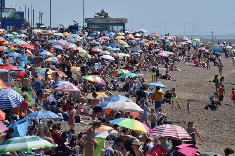Met Office issues first ever extreme heat warning for UK Met Office issues first ever extreme heat warning for UK