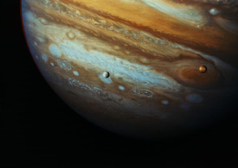 NASA is giving SpaceX $178 million to launch its mission to Jupiter moon that could hold alien life NASA is giving SpaceX $178 million to launch its mission to Jupiter moon that could hold alien life