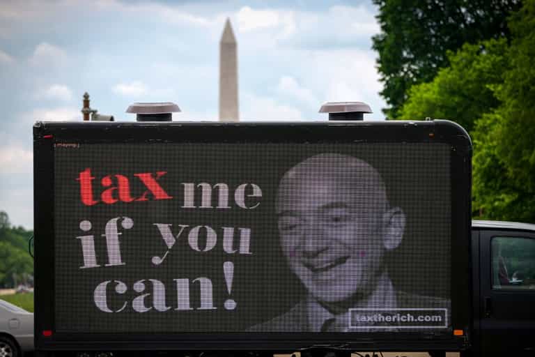 Jeff Bezos retires at 57 with $197 billion – 739,489 richer than the average American Jeff Bezos retires at 57 with $197 billion – 739,489 richer than the average American