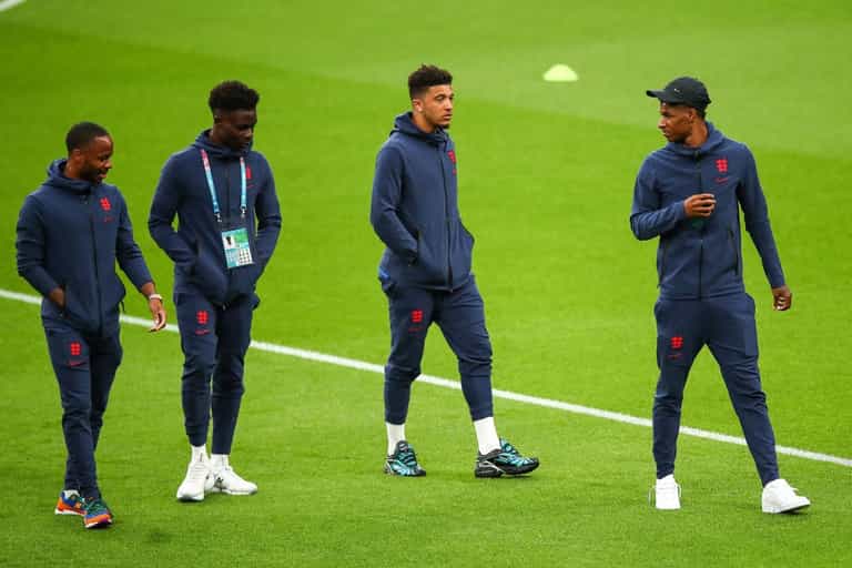 Facebook and Twitter provide police with details of racists who abused England footballers Facebook and Twitter provide police with details of racists who abused England footballers